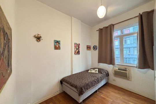 Quarto 1 de apartamento à venda com 2 quartos, 69m² em Copacabana, Rio de Janeiro