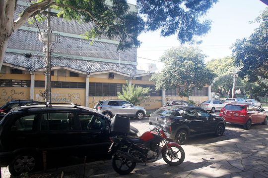 Quarto 1 Vista de apartamento para alugar com 2 quartos, 78m² em Santana, Porto Alegre