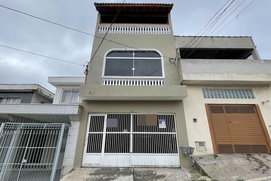 Fachada + Placa de casa à venda com 4 quartos, 150m² em Vila Taquari, São Paulo