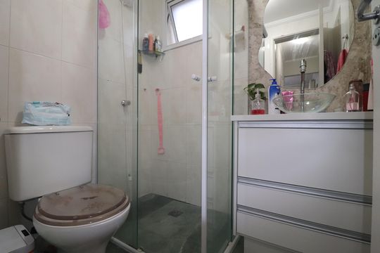 Banheiro de apartamento à venda com 3 quartos, 60m² em Vila Palmares, Santo André