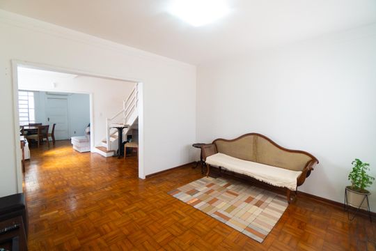 Casa à venda com 3 quartos, 350m² em Mirandópolis, São Paulo