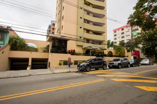 Fachada de apartamento à venda com 4 quartos, 168m² em Vila Assunção, Santo André