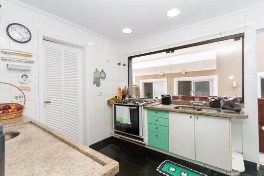 Cozinha de casa de condomínio à venda com 5 quartos, 435m² em Morada dos Pinheiros (aldeia da Serra), Barueri
