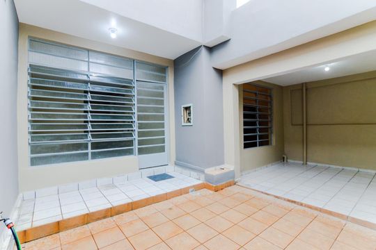 Quintal de casa para alugar com 3 quartos, 183m² em Jardim Rosa de Franca, Guarulhos