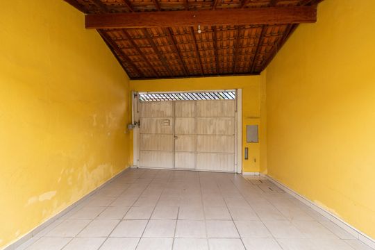 Garagem de casa para alugar com 2 quartos, 85m² em Jardim das Oliveiras, São Paulo
