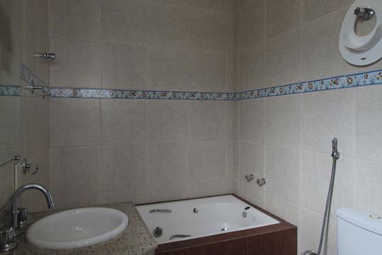 Banheiro Social 2 de casa de condomínio à venda com 3 quartos, 197m² em Vila Cloris, Belo Horizonte