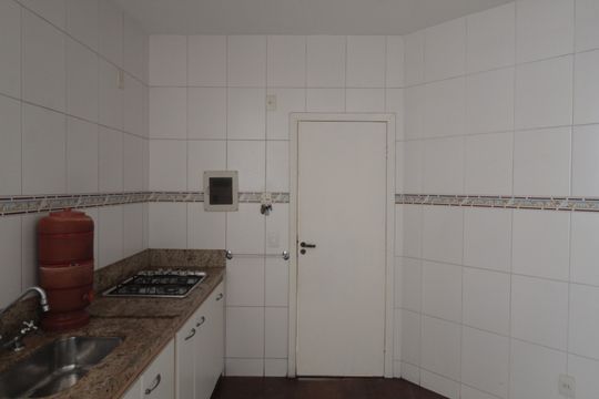 Cozinha de casa de condomínio à venda com 3 quartos, 197m² em Vila Cloris, Belo Horizonte