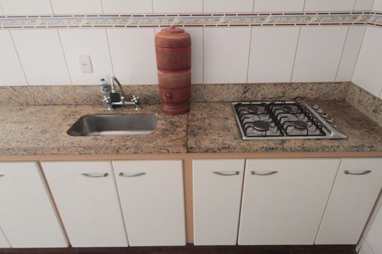 Cozinha de casa de condomínio à venda com 3 quartos, 197m² em Vila Cloris, Belo Horizonte