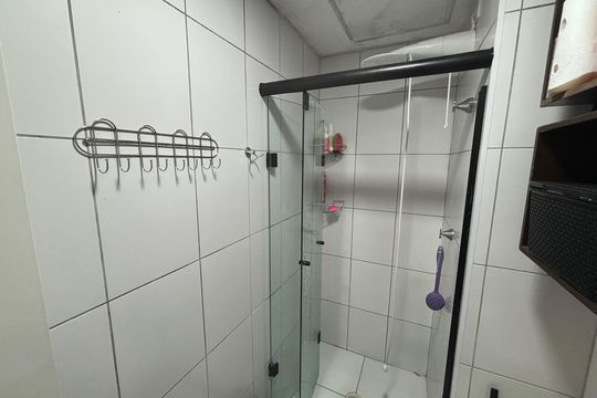Banheiro de apartamento à venda com 2 quartos, 34m² em Vila Pierina, São Paulo