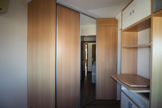 Quarto 3 de apartamento para alugar com 3 quartos, 86m² em Petrópolis, Porto Alegre