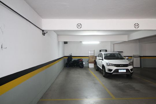 Garagem de apartamento para alugar com 3 quartos, 86m² em Petrópolis, Porto Alegre
