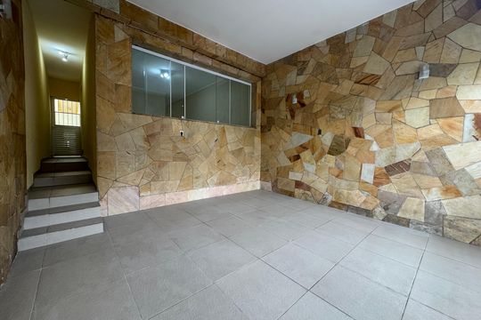 Casa à venda com 3 quartos, 214m² em Umuarama, Osasco