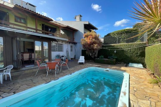Casa à venda com 5 quartos, 250m² em Jardim Mauá, Novo Hamburgo