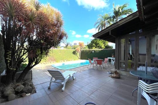 Casa à venda com 5 quartos, 250m² em Jardim Mauá, Novo Hamburgo
