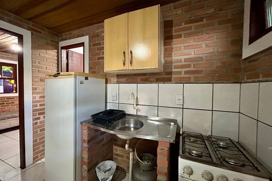 Cozinha  de apartamento para alugar com 2 quartos, 36m² em São João do Rio Vermelho, Florianópolis