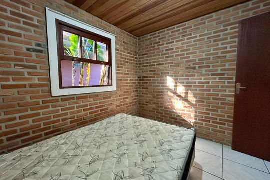 Quarto 2 de apartamento para alugar com 2 quartos, 36m² em São João do Rio Vermelho, Florianópolis