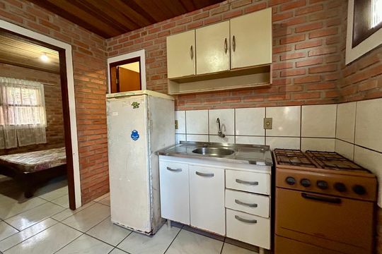Cozinha  de apartamento para alugar com 2 quartos, 36m² em São João do Rio Vermelho, Florianópolis