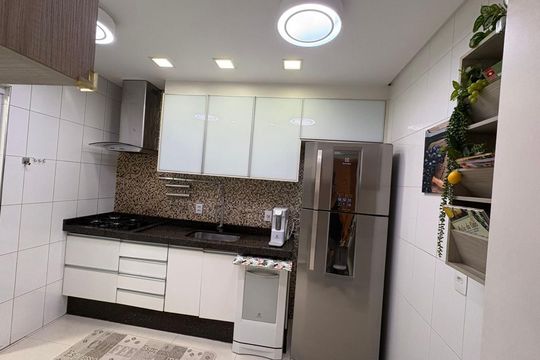 Cozinha de apartamento para alugar com 3 quartos, 90m² em Santa Teresinha, São Paulo