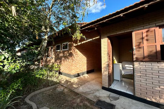 Varanda de apartamento para alugar com 2 quartos, 36m² em São João do Rio Vermelho, Florianópolis