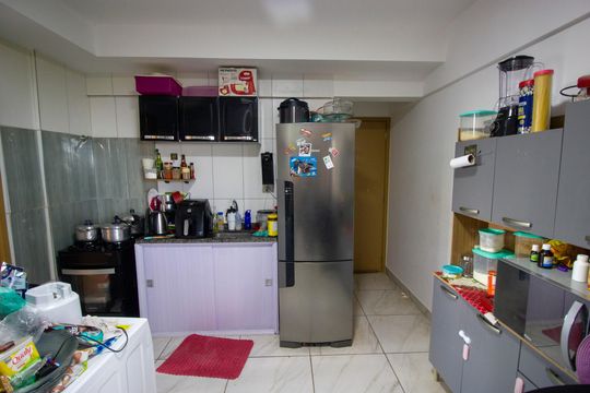 Cozinha de apartamento à venda com 2 quartos, 48m² em Qnn 11, Brasília