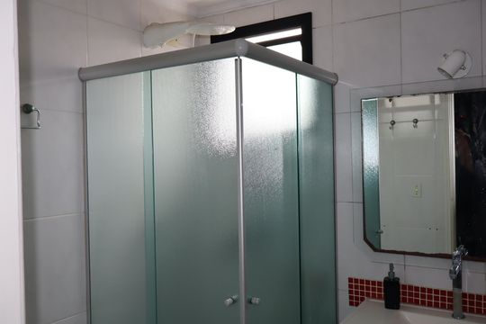 Banheiro suíte de apartamento para alugar com 2 quartos, 50m² em Jardim Vila Formosa, São Paulo