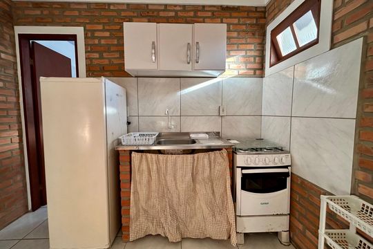 Cozinha de apartamento para alugar com 2 quartos, 36m² em São João do Rio Vermelho, Florianópolis