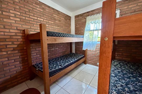 Quarto 1 de apartamento para alugar com 2 quartos, 36m² em São João do Rio Vermelho, Florianópolis