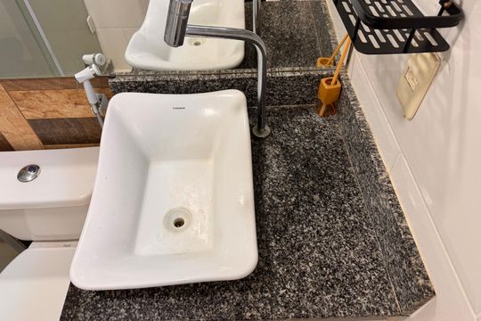 Banheiro Social de casa de condomínio para alugar com 2 quartos, 100m² em Vargem Pequena, Rio de Janeiro