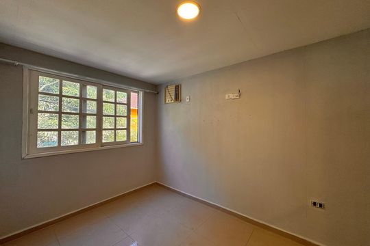 Sala de casa de condomínio para alugar com 2 quartos, 100m² em Vargem Pequena, Rio de Janeiro