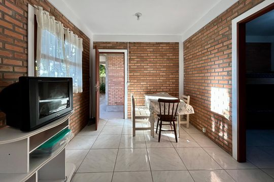 Sala  de apartamento para alugar com 2 quartos, 36m² em São João do Rio Vermelho, Florianópolis