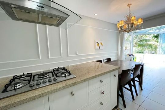 Cozinha de casa de condomínio para alugar com 2 quartos, 169m² em Lagoa da Conceição, Florianópolis
