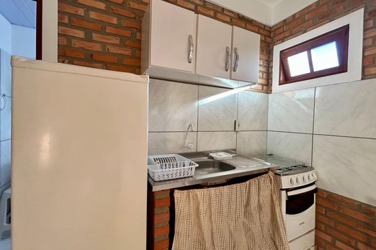Cozinha de apartamento para alugar com 2 quartos, 36m² em São João do Rio Vermelho, Florianópolis