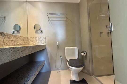 Banheiro Suíte de apartamento à venda com 1 quarto, 33m² em Vila da Serra, Nova Lima