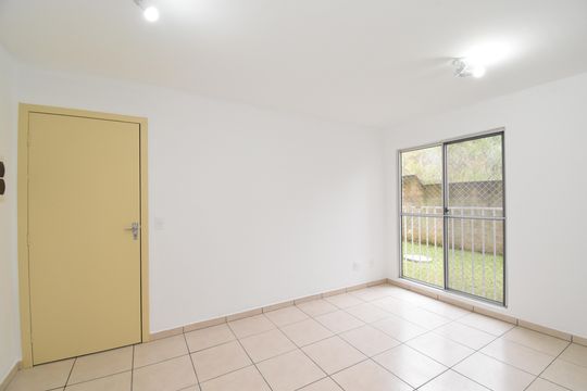 Sala de apartamento à venda com 2 quartos, 40m² em Santa Cândida, Curitiba