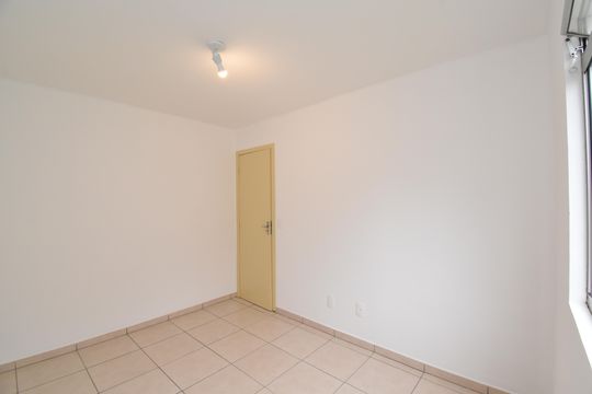 Quarto 1 de apartamento à venda com 2 quartos, 40m² em Santa Cândida, Curitiba