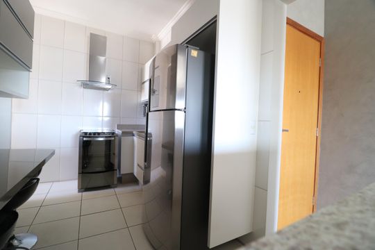 Cozinha de apartamento para alugar com 3 quartos, 74m² em Saraiva, Uberlândia