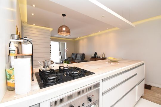 Sala/Cozinha de apartamento à venda com 3 quartos, 90m² em Boa Vista, Curitiba