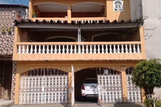 Casa à venda com 4 quartos, 180m² em Jardim Colonial, São Paulo