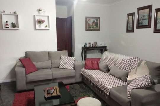 Casa à venda com 4 quartos, 180m² em Jardim Colonial, São Paulo