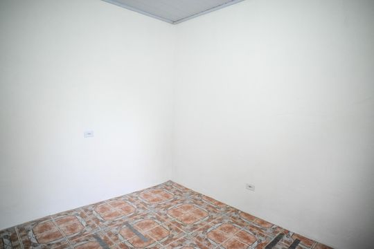 Quarto 1 de casa para alugar com 1 quarto, 32m² em Vila Brasilina, São Paulo
