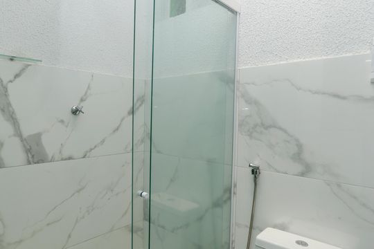 Banheiro Social de casa para alugar com 2 quartos, 275m² em Jardim Riacho das Pedras, Contagem