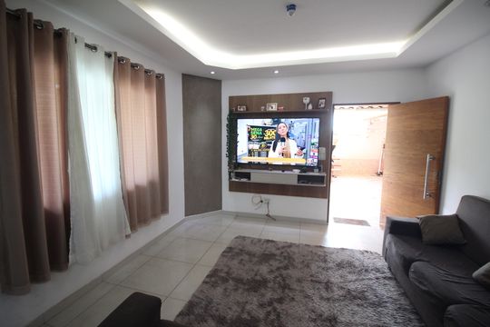 Sala de casa à venda com 3 quartos, 360m² em Diamante, Belo Horizonte