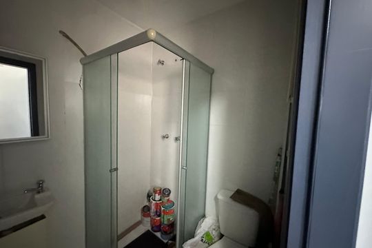 Banheiro de serviço de apartamento para alugar com 4 quartos, 144m² em Alphaville, Santana de Parnaíba