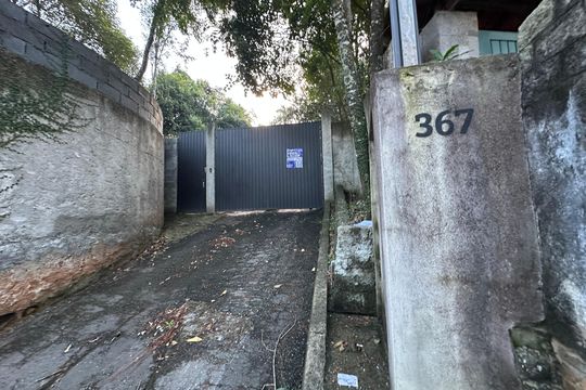Fachada de casa à venda com 3 quartos, 2967m² em Parque Vila Rica, Barueri