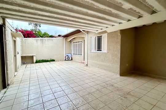 Garagem de casa para alugar com 3 quartos, 190m² em Vila Rosalia, Guarulhos
