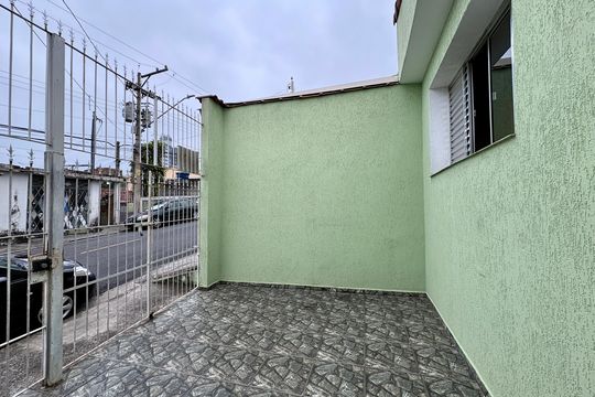 Garagem de casa à venda com 2 quartos, 173m² em Vila Mangalot, São Paulo
