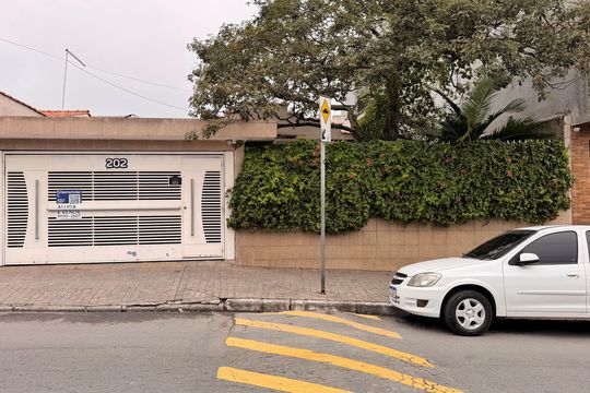 Fachada de casa para alugar com 4 quartos, 250m² em Jardim Nossa Senhora do Carmo, São Paulo