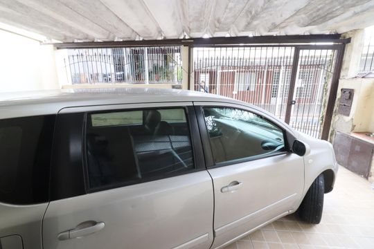 Garagem de casa à venda com 3 quartos, 131m² em Adalgisa, Osasco