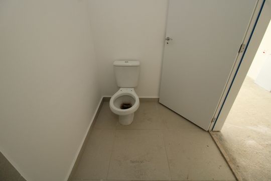 Banheiro de kitnet/studio à venda com 1 quarto, 26m² em Vila Deodoro, São Paulo