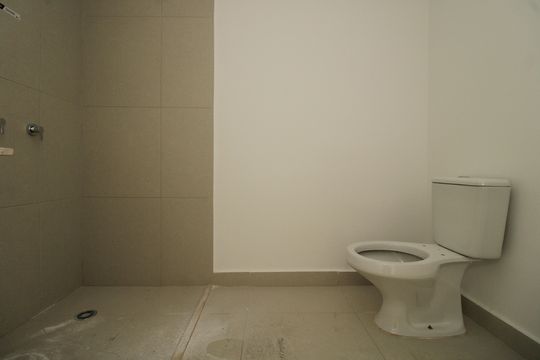 Banheiro de kitnet/studio à venda com 1 quarto, 26m² em Vila Deodoro, São Paulo